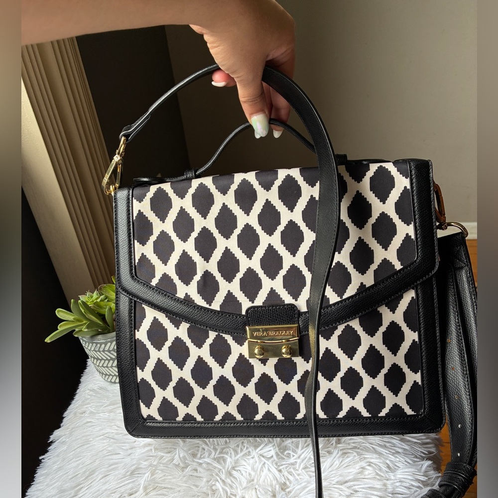 Vera Bradley Changed it Up Crossbody Ikat Spot 🖤 - Picture 3 of 14